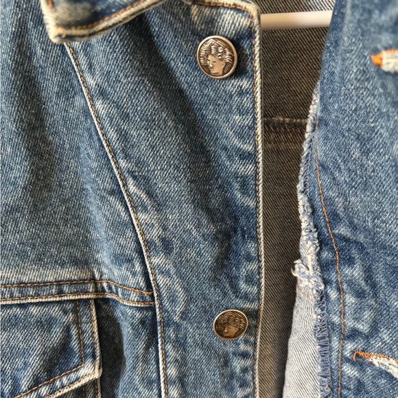 Women’s Vintage Gap Denim Jacket, Size Medium - Picture 3 of 8